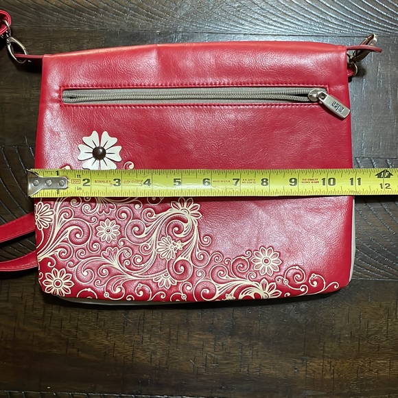 Red Espe purse. Can be worn as a shoulder bag or cross body bag. - Picture 8 of 11